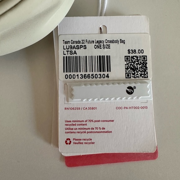 Lulu Lemon Canada Cross Body Bag - Picture 6 of 6